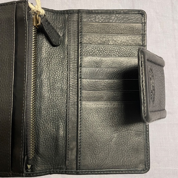 Lucas Slim Leather Wallet from AMERICAN LEATHER CO. - Picture 7 of 7